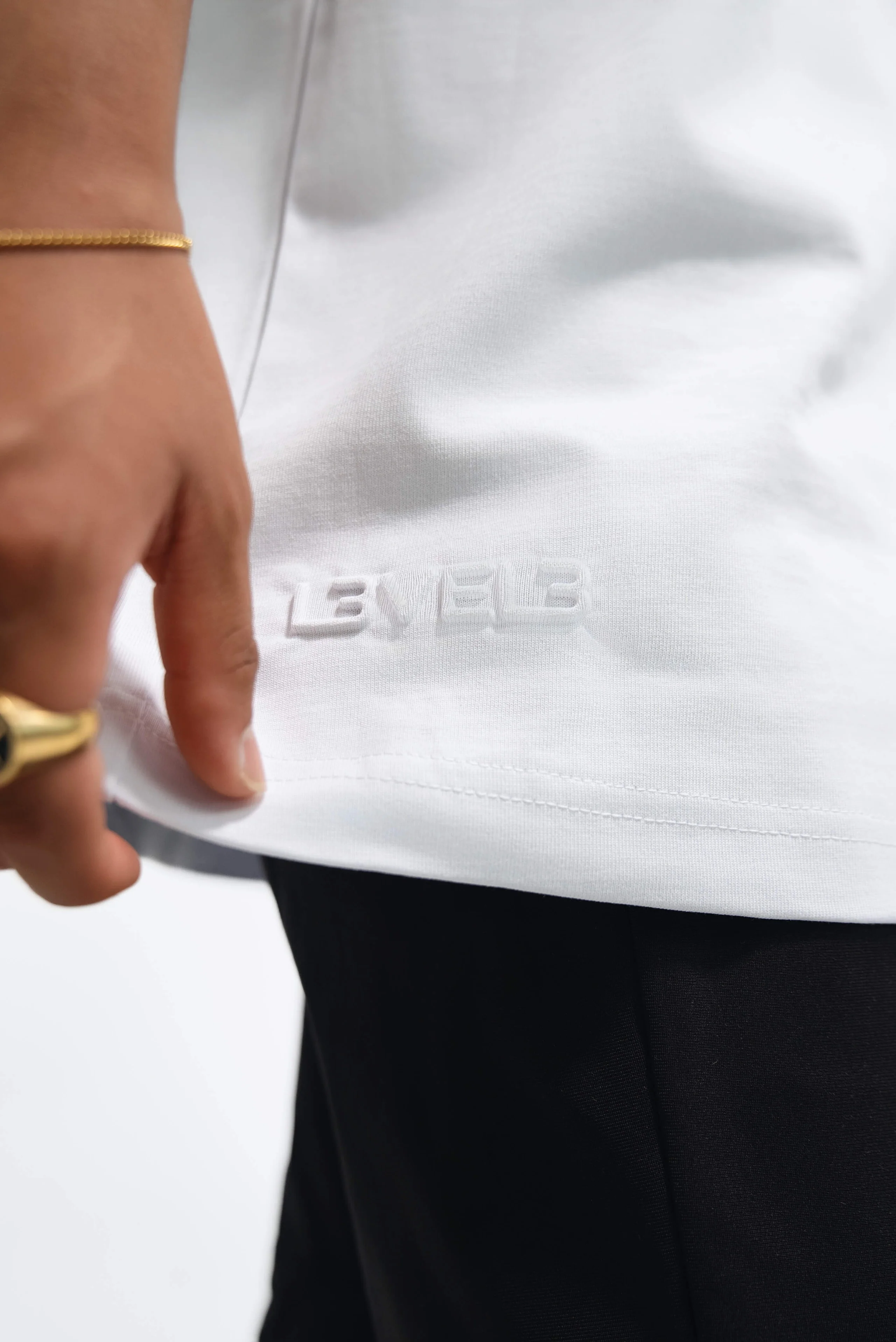 L3VEL3™ OVERSIZED T-Shirt mit Rücken-Logo