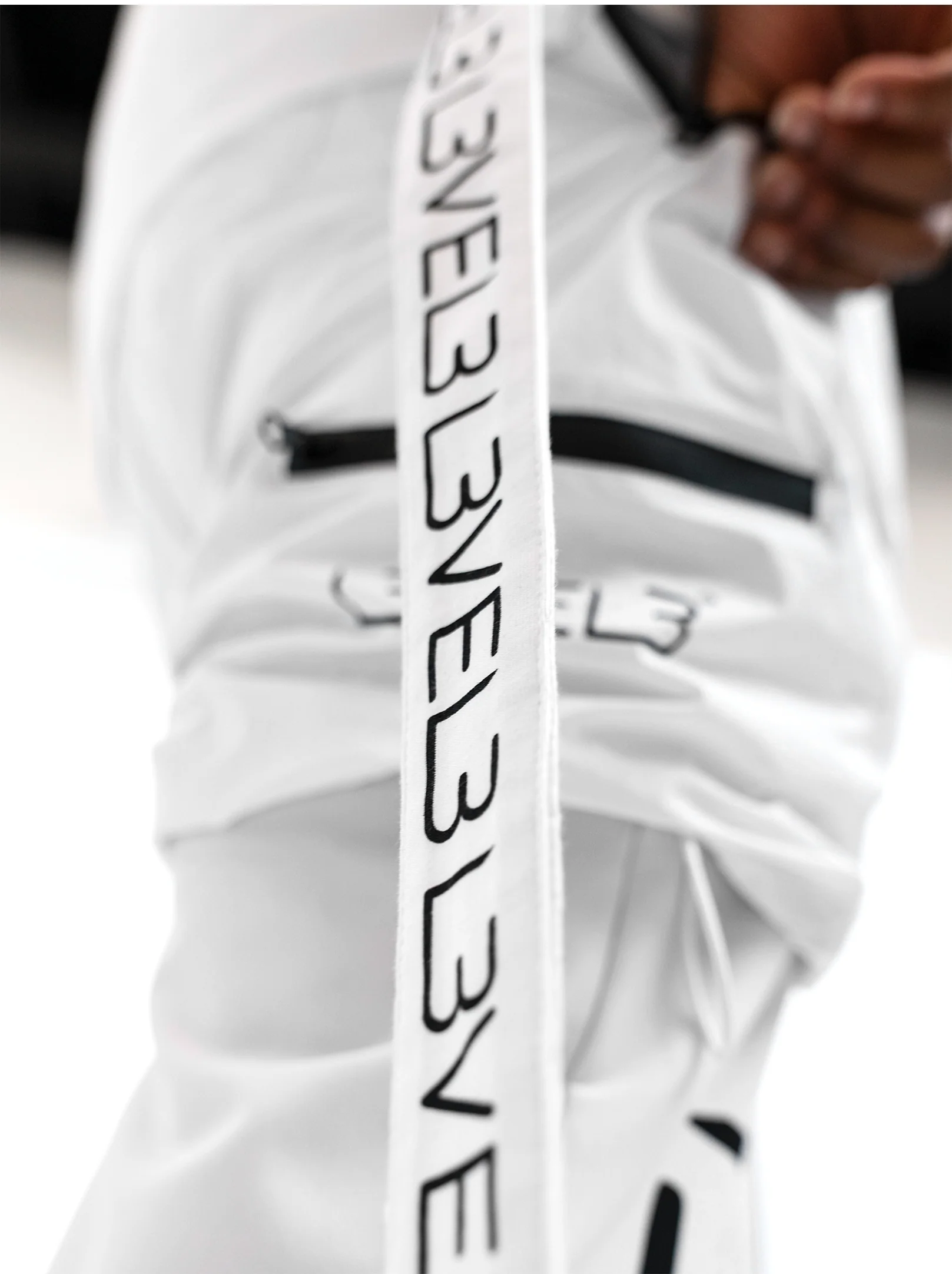 L3VEL3™ Strap T-paita